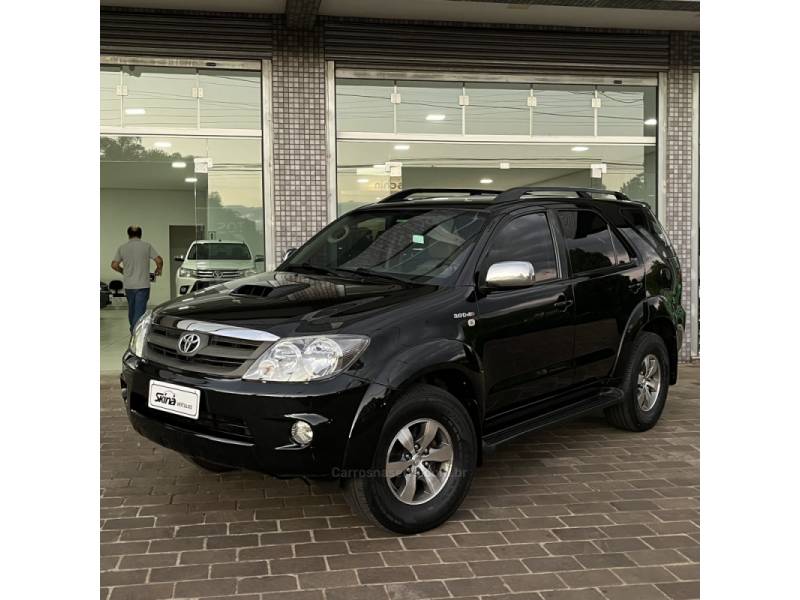 TOYOTA - HILUX SW4 - 2008/2008 - Preta - Sob Consulta