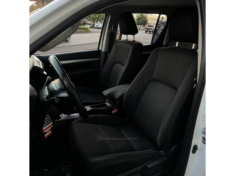 TOYOTA - HILUX - 2019/2019 - Branca - Sob Consulta