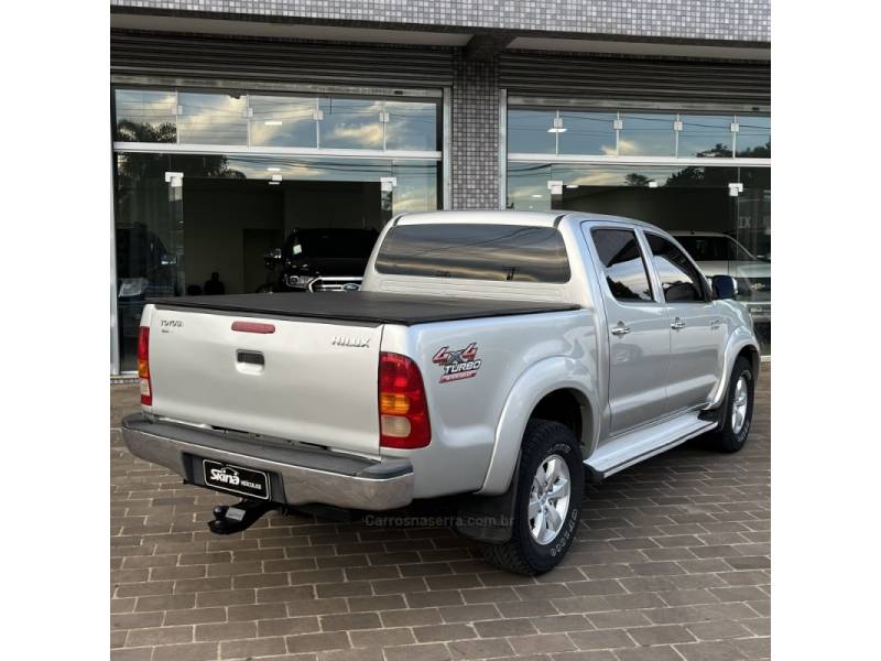 TOYOTA - HILUX - 2007/2007 - Prata - R$ 100.000,00