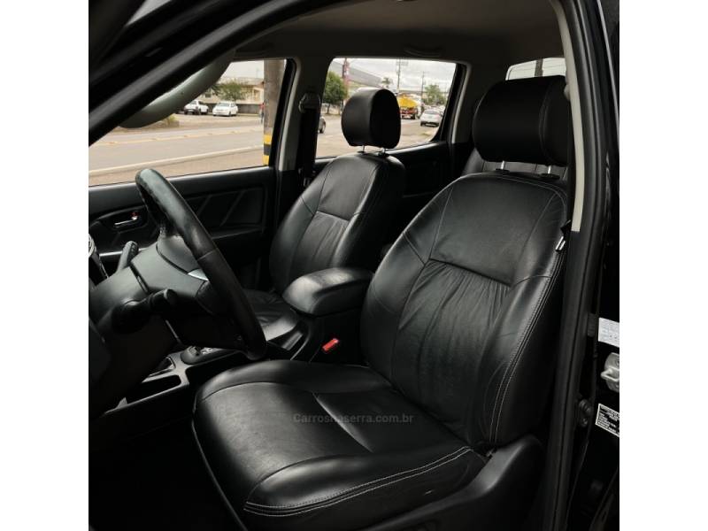 TOYOTA - HILUX - 2015/2015 - Preta - Sob Consulta