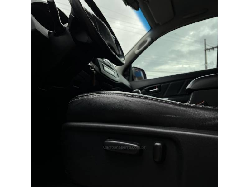 TOYOTA - HILUX - 2015/2015 - Preta - Sob Consulta