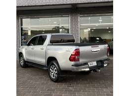 TOYOTA - HILUX - 2018/2018 - Prata - R$ 178.000,00