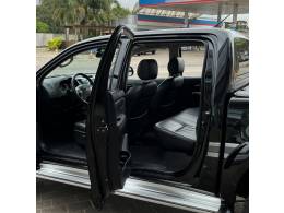 TOYOTA - HILUX - 2015/2015 - Preta - Sob Consulta