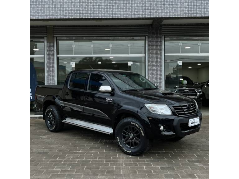 TOYOTA - HILUX - 2015/2015 - Preta - Sob Consulta