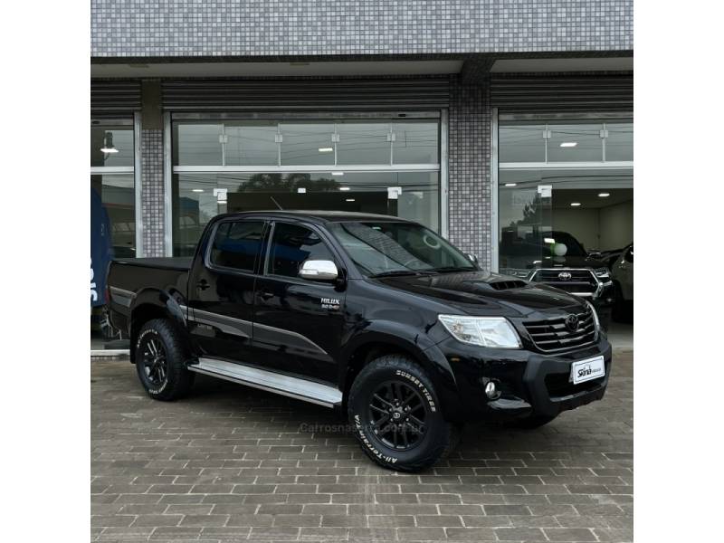 TOYOTA - HILUX - 2015/2015 - Preta - Sob Consulta