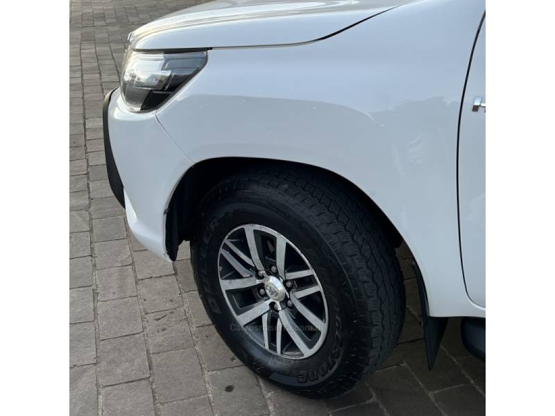 TOYOTA - HILUX - 2018/2018 - Branca - R$ 178.000,00