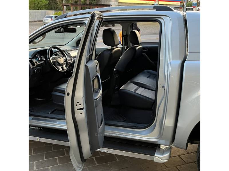 FORD - RANGER - 2017/2017 - Prata - R$ 139.900,00