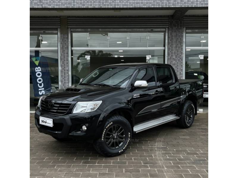 TOYOTA - HILUX - 2015/2015 - Preta - Sob Consulta