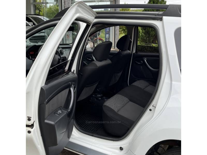 RENAULT - DUSTER - 2014/2014 - Branca - Sob Consulta