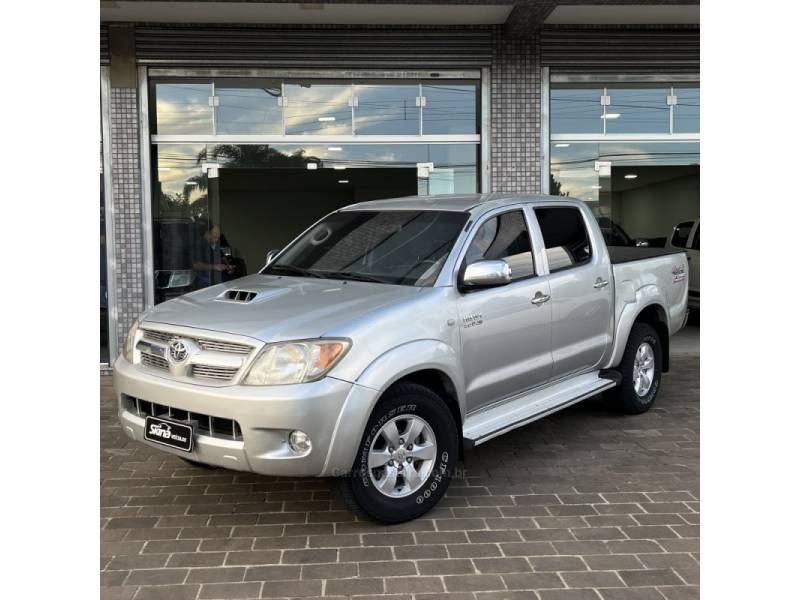 TOYOTA - HILUX - 2007/2007 - Prata - R$ 100.000,00