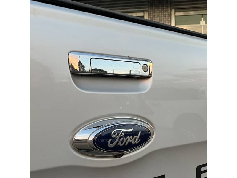 FORD - RANGER - 2017/2017 - Prata - R$ 139.900,00