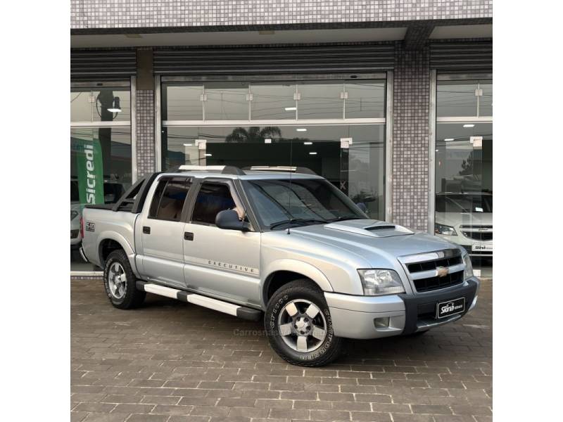 CHEVROLET - S10 - 2011/2011 - Prata - R$ 79.000,00