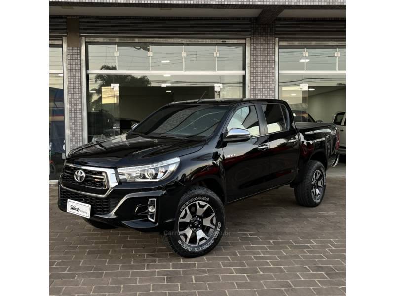 TOYOTA - HILUX - 2020/2020 - Preta - Sob Consulta