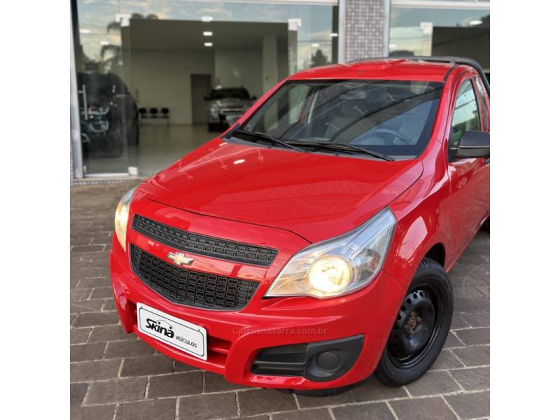 CHEVROLET - MONTANA - 2017/2017 - Vermelha - R$ 48.000,00