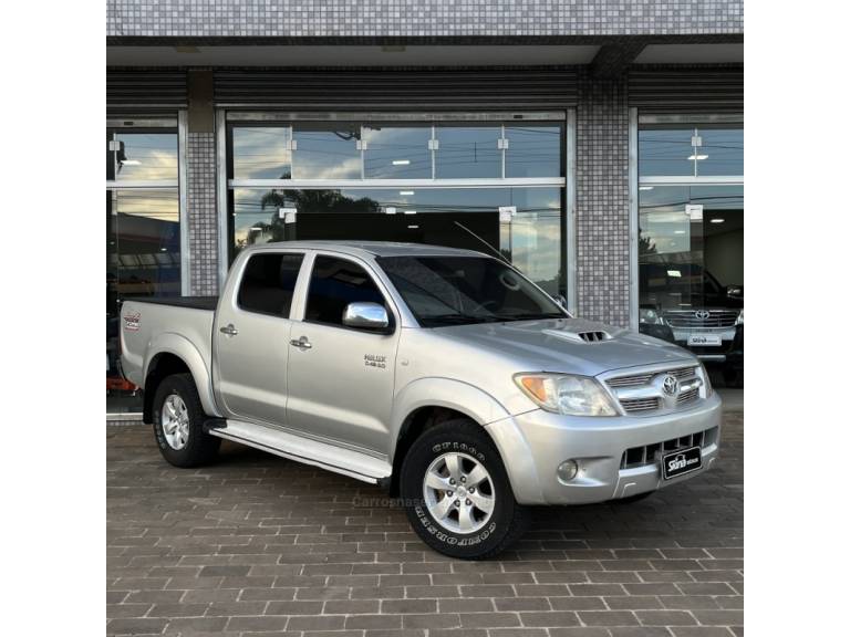 TOYOTA - HILUX - 2007/2007 - Prata - R$ 100.000,00