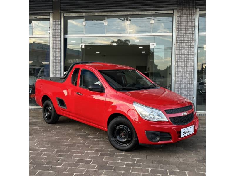 CHEVROLET - MONTANA - 2017/2017 - Vermelha - R$ 48.000,00