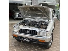 TOYOTA - HILUX - 2005/2005 - Prata - R$ 65.000,00