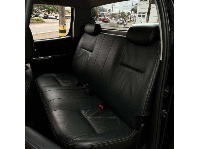 TOYOTA - HILUX - 2015/2015 - Preta - Sob Consulta