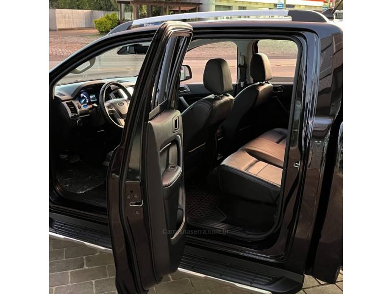 FORD - RANGER - 2023/2023 - Preta - Sob Consulta