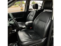 TOYOTA - HILUX - 2014/2014 - Preta - R$ 149.000,00