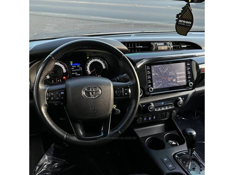 TOYOTA - HILUX - 2020/2020 - Preta - Sob Consulta