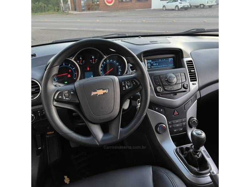 CHEVROLET - CRUZE - 2013/2013 - Vermelha - R$ 60.000,00