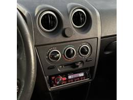 CHEVROLET - PRISMA - 2009/2009 - Branca - R$ 24.500,00