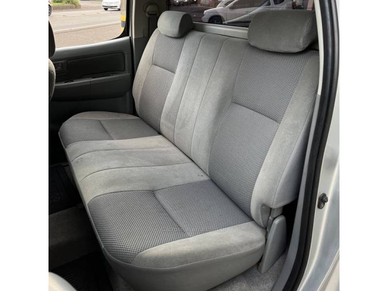 TOYOTA - HILUX - 2007/2007 - Prata - R$ 100.000,00