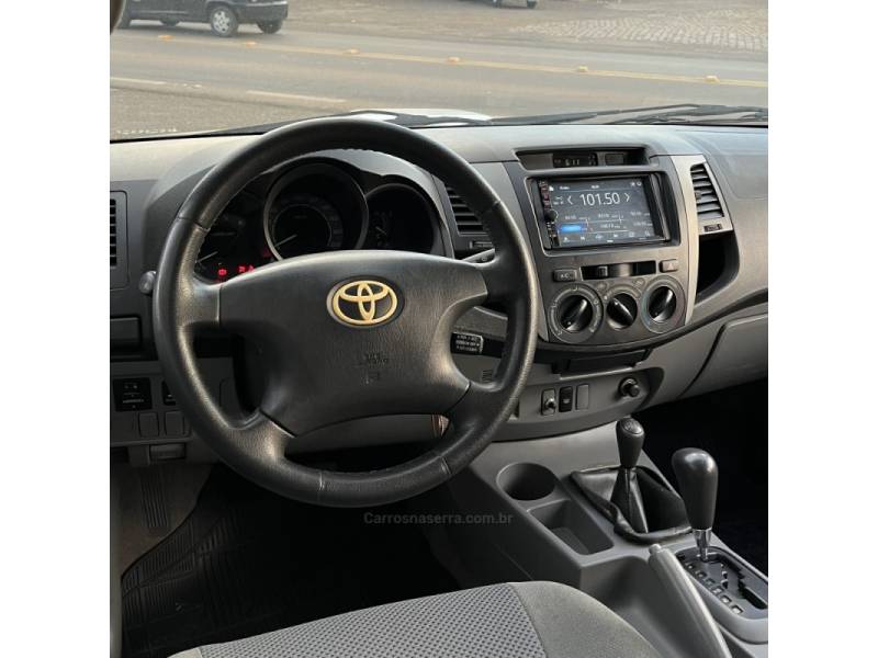 TOYOTA - HILUX - 2007/2007 - Prata - R$ 100.000,00