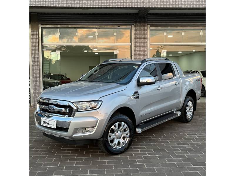 FORD - RANGER - 2017/2017 - Prata - R$ 139.900,00