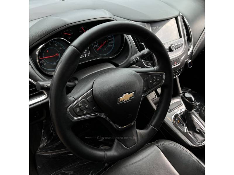 CHEVROLET - CRUZE - 2017/2017 - Preta - R$ 83.000,00