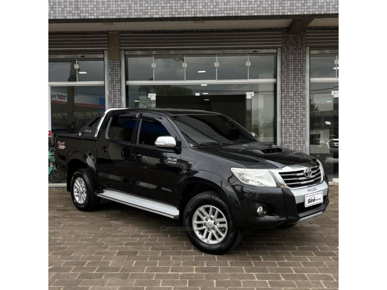 TOYOTA - HILUX - 2014/2014 - Preta - R$ 149.000,00