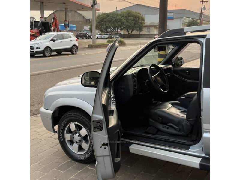 CHEVROLET - S10 - 2011/2011 - Prata - R$ 79.000,00