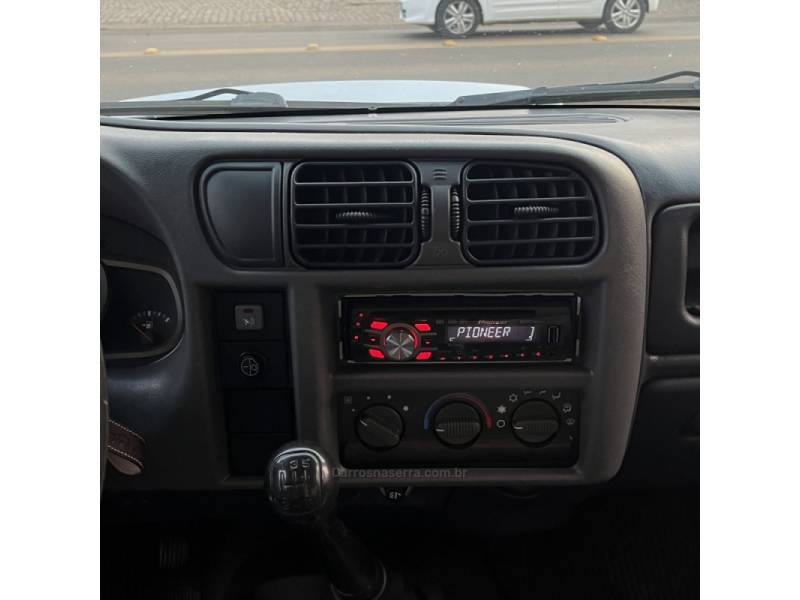 CHEVROLET - S10 - 2011/2011 - Prata - R$ 79.000,00