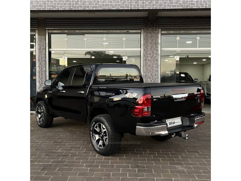 TOYOTA - HILUX - 2020/2020 - Preta - Sob Consulta