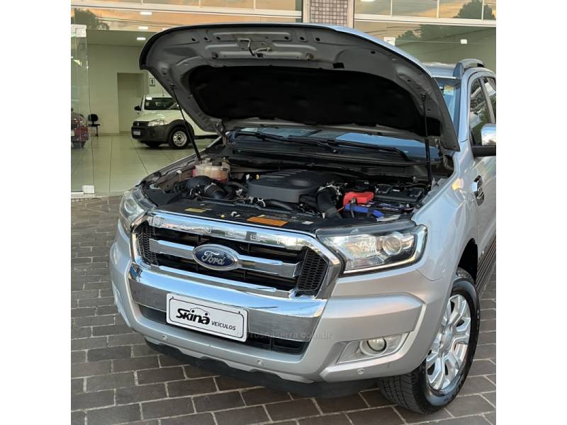 FORD - RANGER - 2017/2017 - Prata - R$ 139.900,00