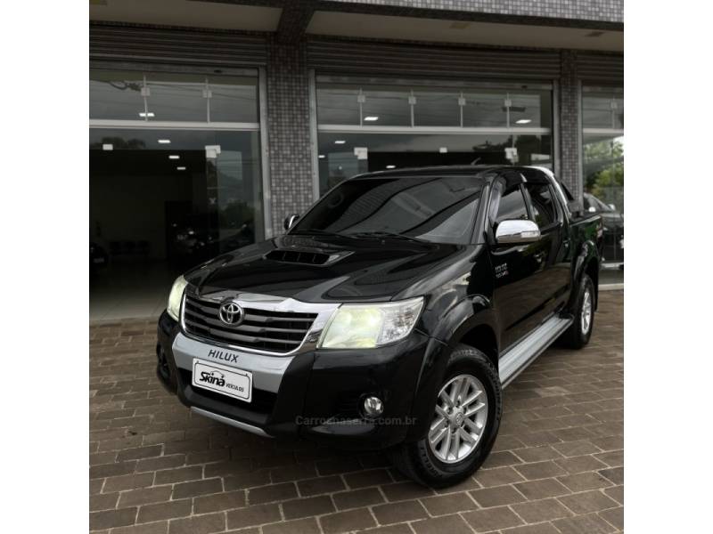 TOYOTA - HILUX - 2014/2014 - Preta - R$ 149.000,00
