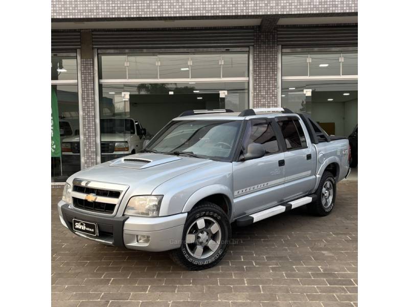 CHEVROLET - S10 - 2011/2011 - Prata - R$ 79.000,00
