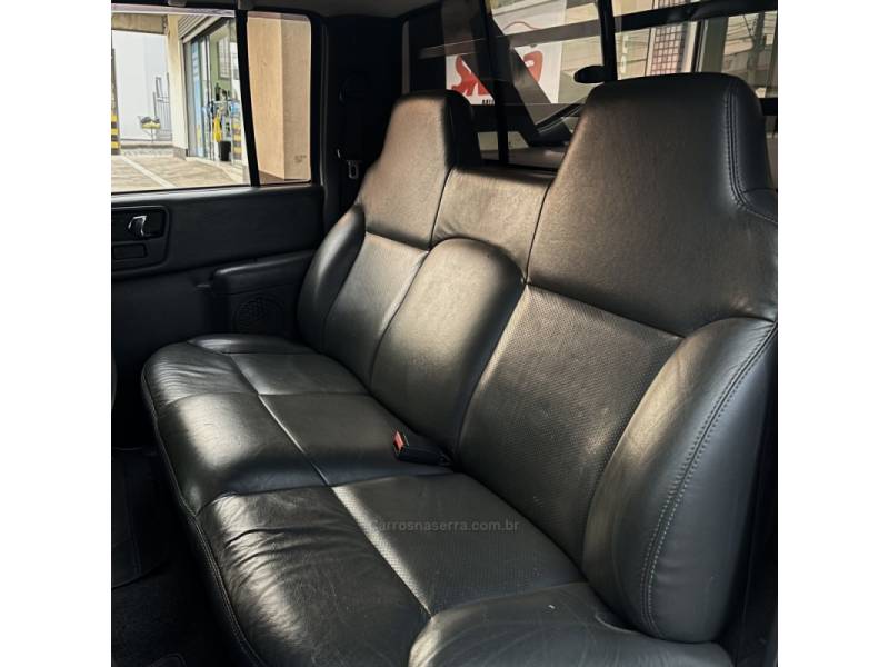 CHEVROLET - S10 - 2011/2011 - Prata - R$ 79.000,00