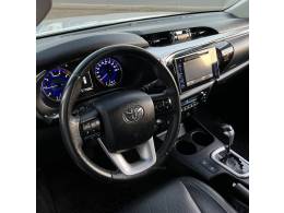 TOYOTA - HILUX - 2018/2018 - Prata - R$ 178.000,00