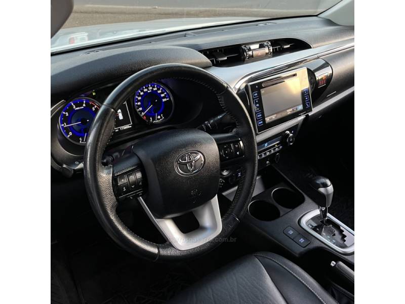 TOYOTA - HILUX - 2018/2018 - Prata - R$ 178.000,00