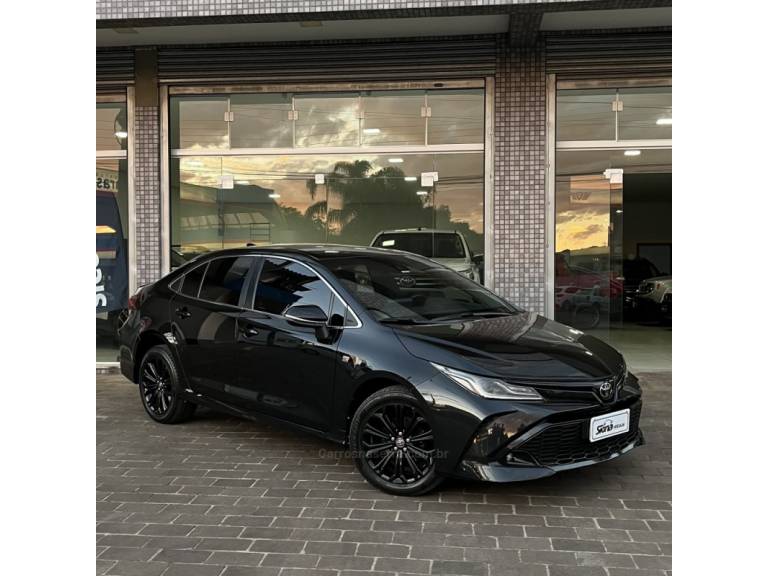 TOYOTA - COROLLA - 2022/2022 - Preta - R$ 138.000,00