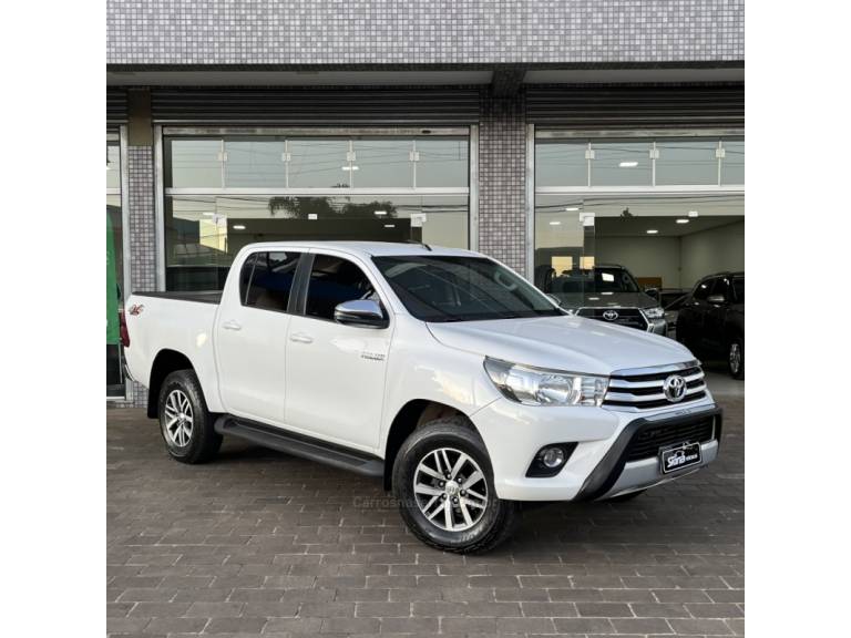 TOYOTA - HILUX - 2018/2018 - Branca - R$ 178.000,00