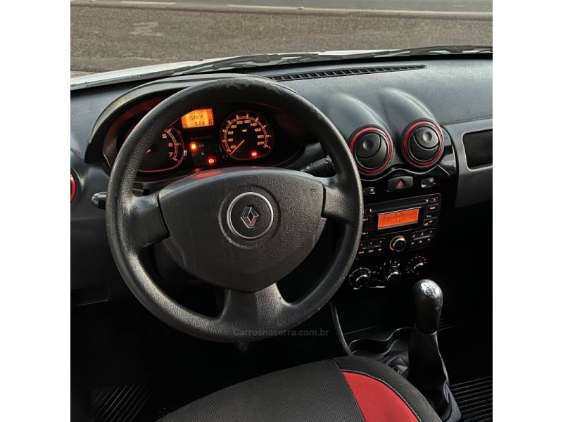 RENAULT - SANDERO - 2014/2014 - Branca - R$ 38.800,00