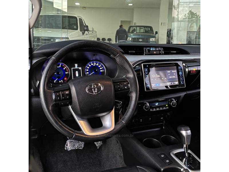 TOYOTA - HILUX - 2018/2018 - Branca - R$ 178.000,00