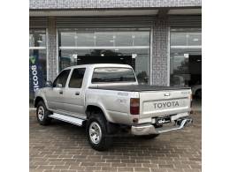 TOYOTA - HILUX - 2005/2005 - Prata - R$ 65.000,00