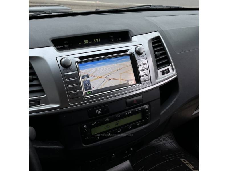 TOYOTA - HILUX - 2015/2015 - Preta - Sob Consulta