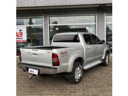 TOYOTA - HILUX - 2012/2012 - Prata - R$ 129.000,00