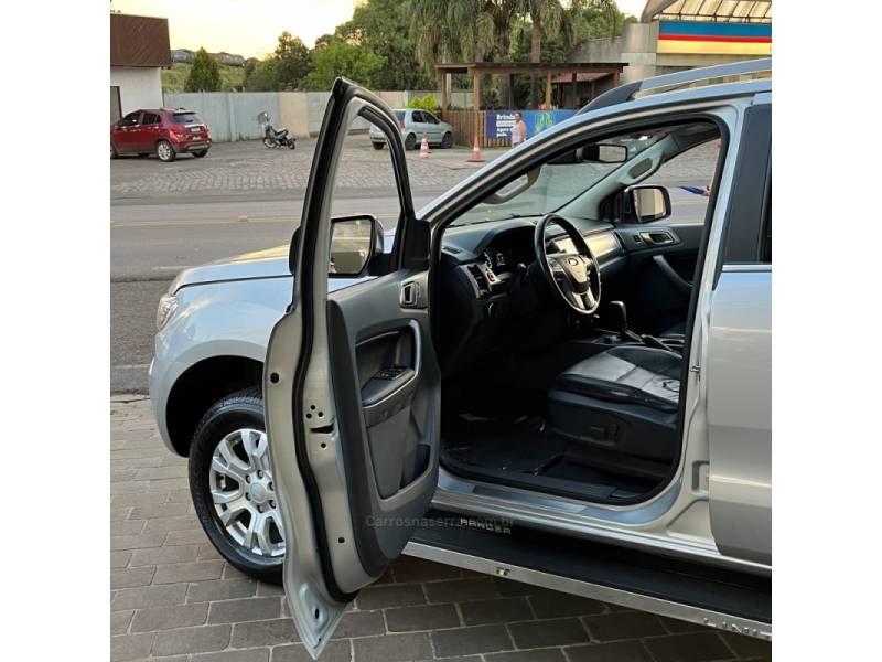 FORD - RANGER - 2017/2017 - Prata - R$ 139.900,00