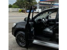 TOYOTA - HILUX - 2015/2015 - Preta - Sob Consulta